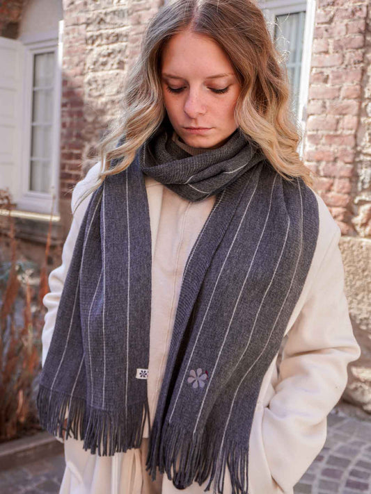 L'écharpe Ultime Femme en Laine 🐑 - Grise Foncé