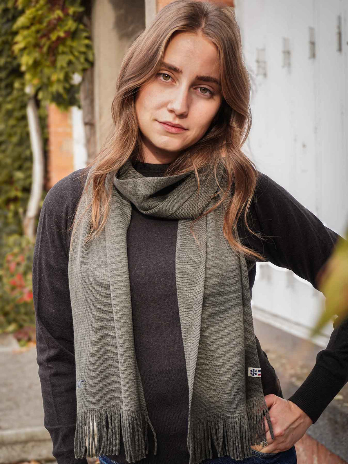 L’Écharpe Essentielle Française en Laine pour Femme - Kaki Grisé