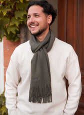 L’Écharpe Essentielle Française en Laine pour Homme - Kaki Grisé