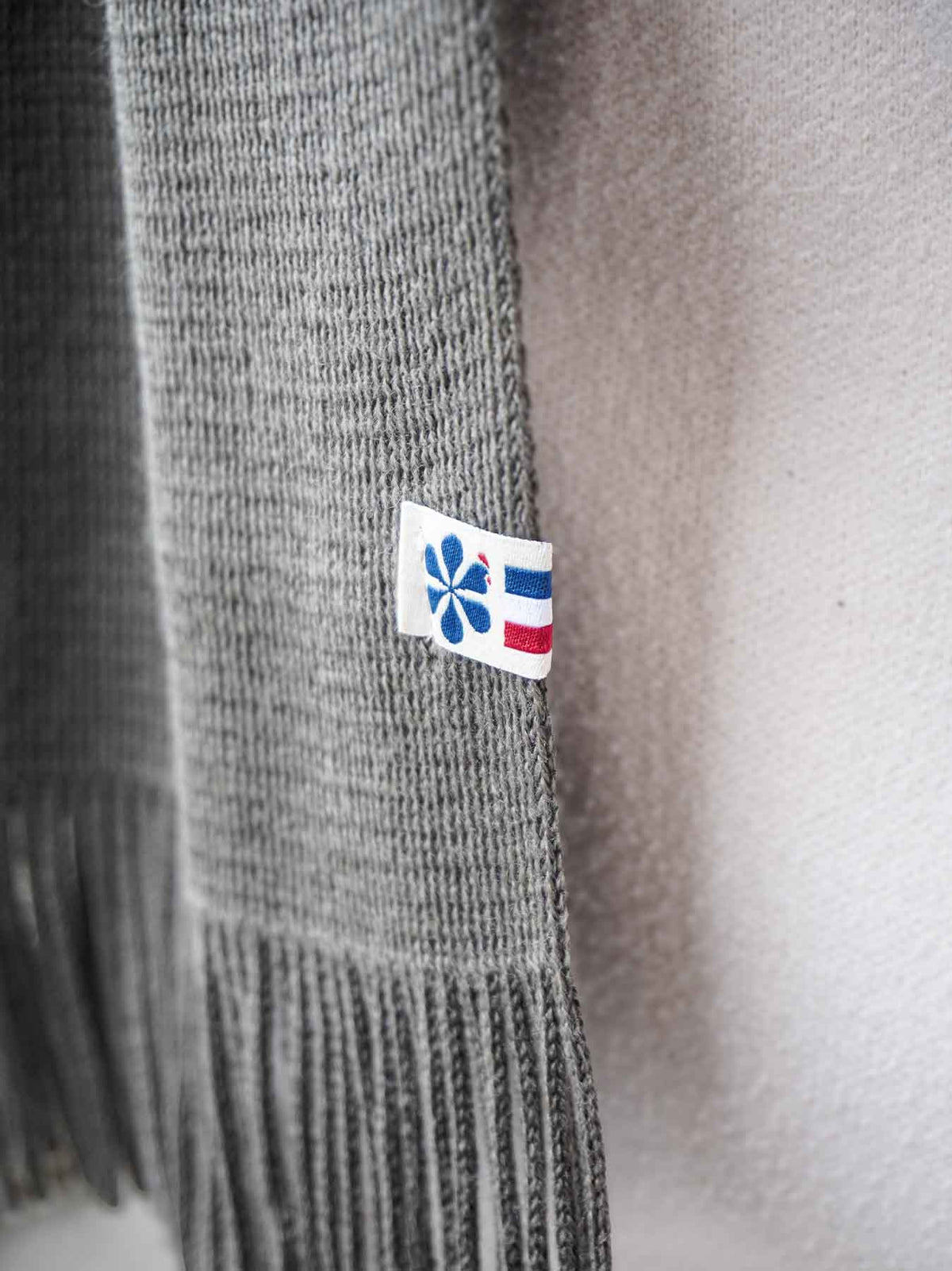 L’Écharpe Essentielle Française en Laine pour Homme - Kaki Grisé