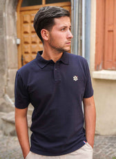 Zoom sur la maille piquée d’un polo bio français